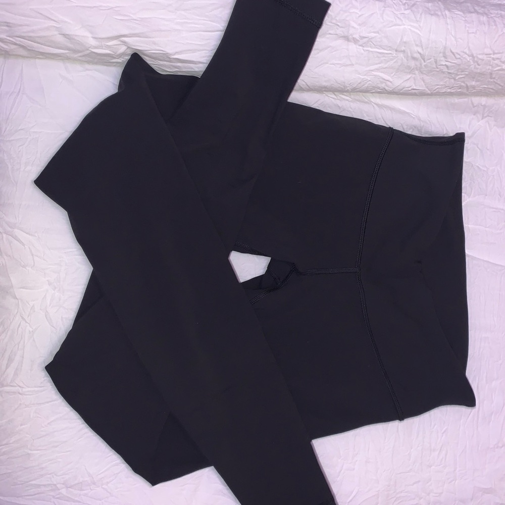 Black lululemon size 6 leggings